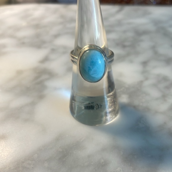 Large oval Larimar gemstone ring 925 sterling silver ring in size 6 - Picture 2 of 7